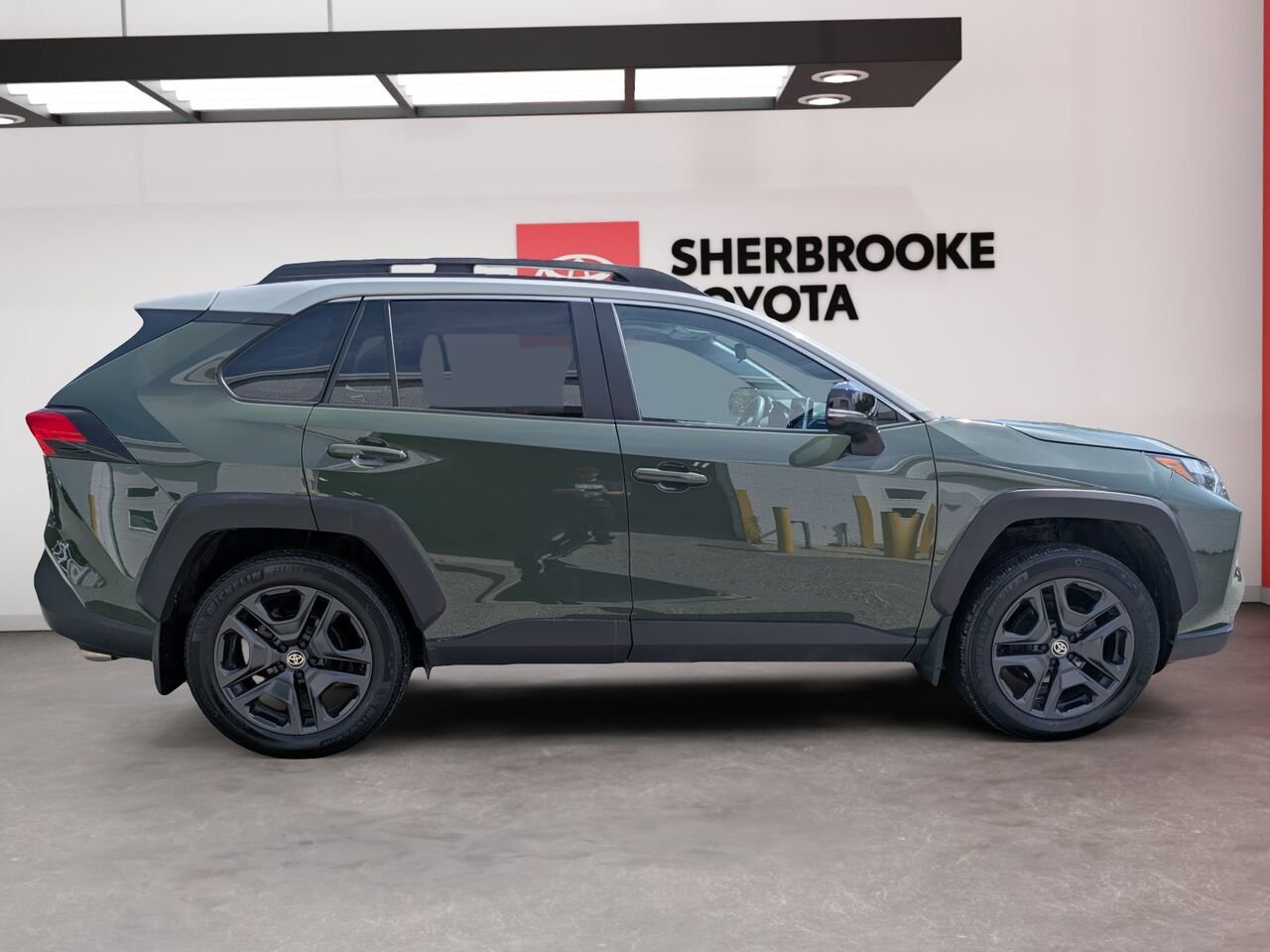 2024 Toyota RAV4 2T3J1RFV4RW425545 Army Green With Ice Edge Roof Sherbrooke - photo #2