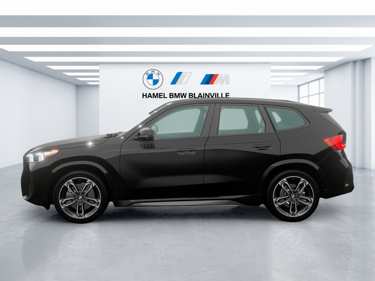 2026 BMW X1 Black Sapphire Metallic Blainville - photo #2