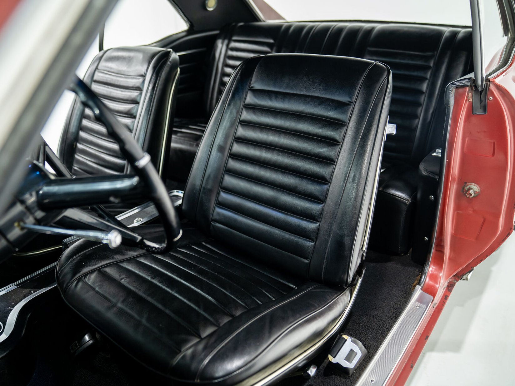 Oldsmobile Cutlass 442 *PRIX EN USD* Numéros entièrement Matching Non restaurée Repeinte une seule fois 1967 Rouge Montréal - photo #43