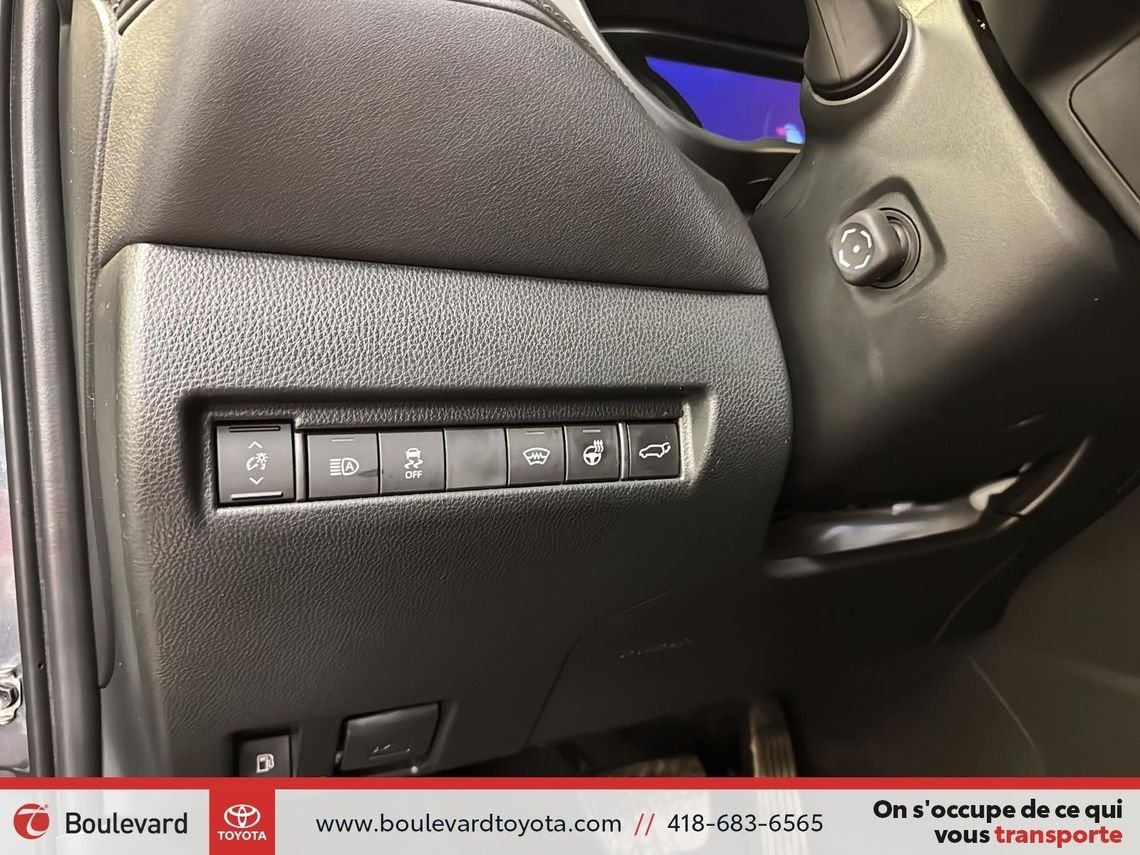 Toyota Venza 98389A-95 | XLE, AWD 2024 Gris côtier métallisé Québec - photo #15