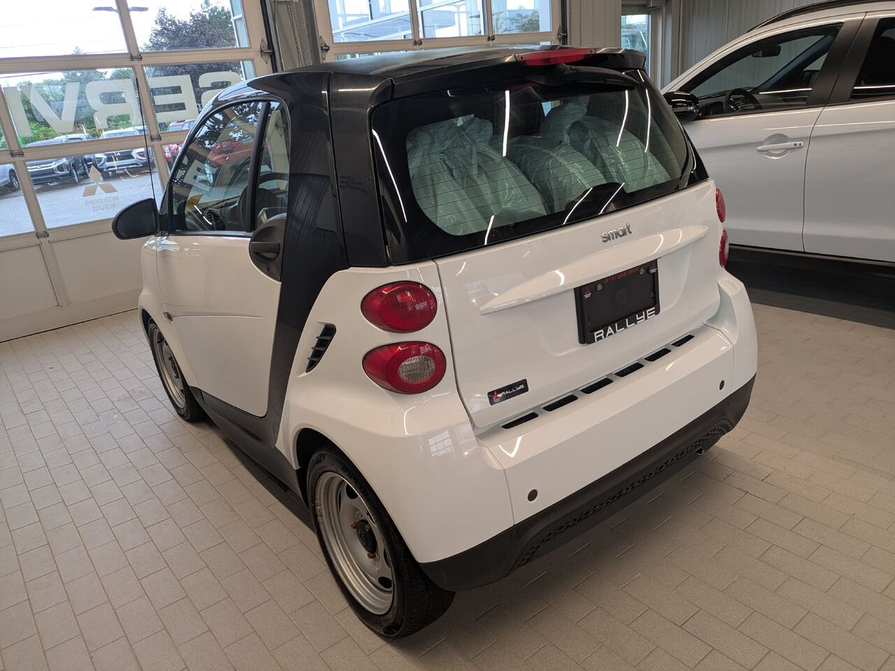 2013 smart fortwo White Gatineau - photo #10