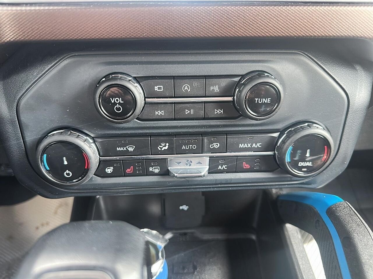 Ford Bronco 2022 Orange Rouyn-Noranda - photo #13