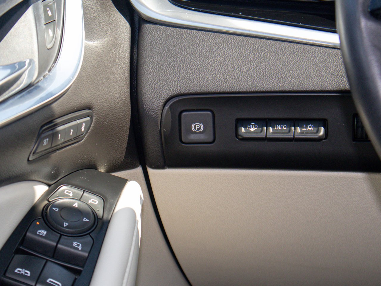 2024 Buick Enclave AWD 4dr Avenir White Sherwood Park - photo #22
