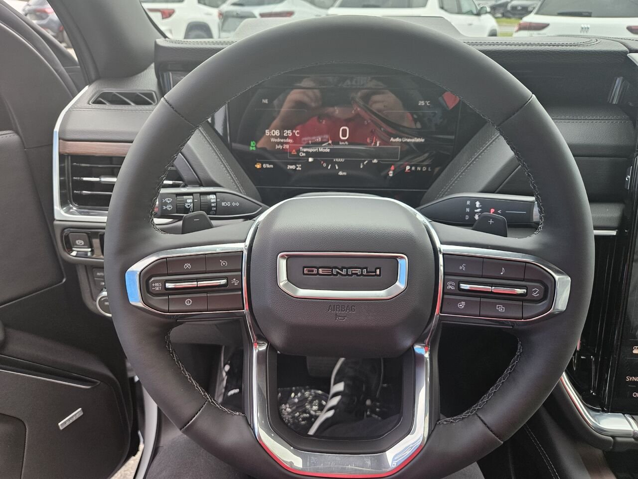 GMC Yukon 4 RM 4 portes Denali 2026 Blanc glacier 3 couches Thetford Mines - photo #7