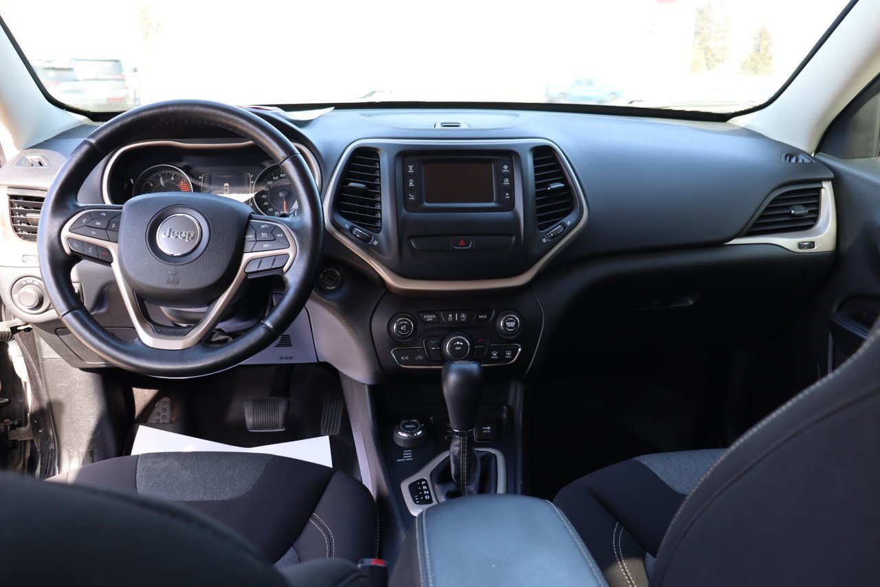 2016 Jeep Cherokee VIN 1C4PJMAS2GW378122 Black Chicoutimi - photo #10