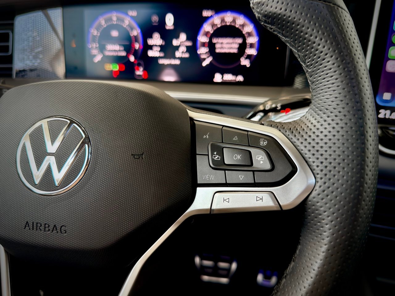 2026 Volkswagen Tiguan Black Notre-Dame-des-Prairies - photo #26