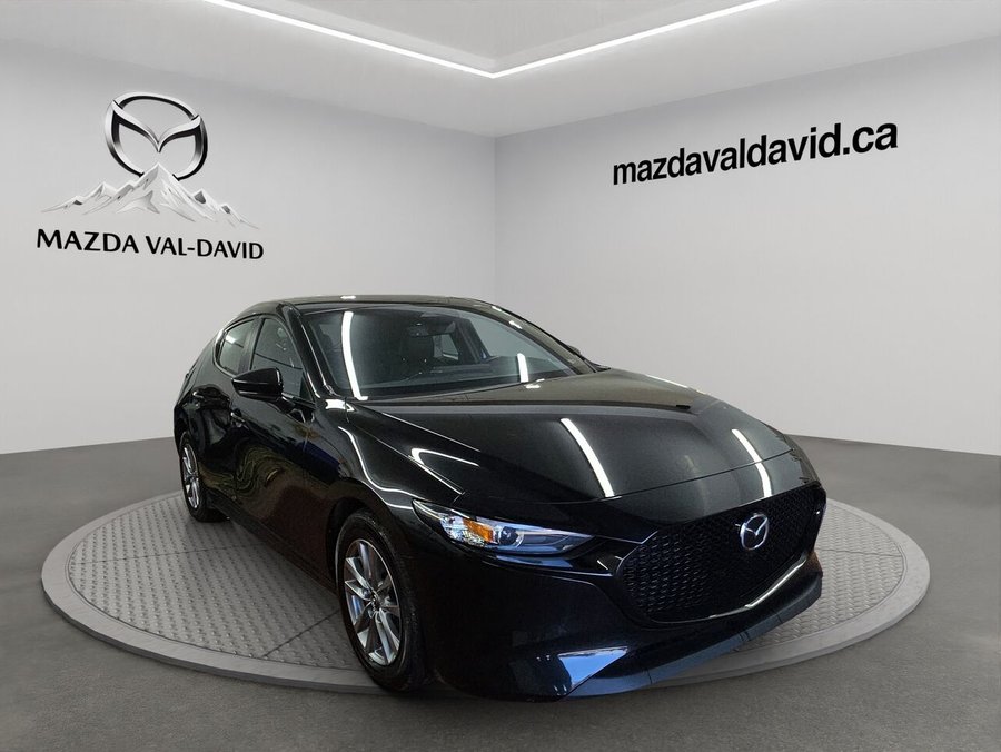 Mazda Mazda3 Sport GS TA BA, VOLANT CHAUFFANT, TOIT OUVRANT, SIÈGES ÉLECTRIQUES 2024 Noir