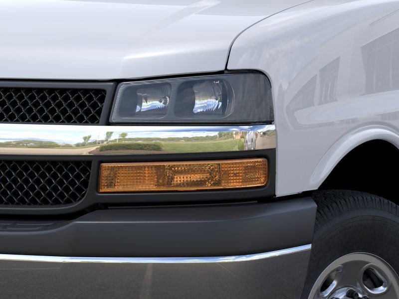 2026 CHEVROLET Express Commercial Cutaway 3500 fourgonnette 159 po SUMMIT WHITE Sherbrooke - photo #9