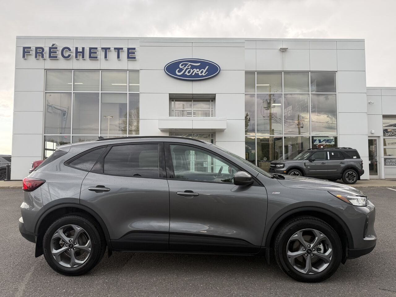 Ford ESCAPE 2026 Gris Montmagny - photo #1