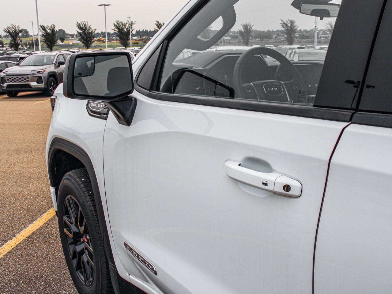 2025 GMC Sierra 1500 4WD Crew Cab 147 Elevation White Sherwood Park - photo #12