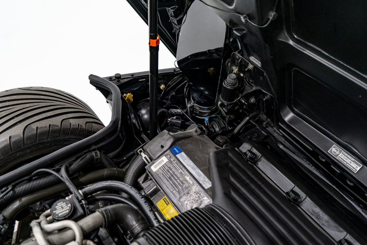 Chevrolet Corvette ZR1 | PRIX EN USD 1990 Noir Montréal - photo #19