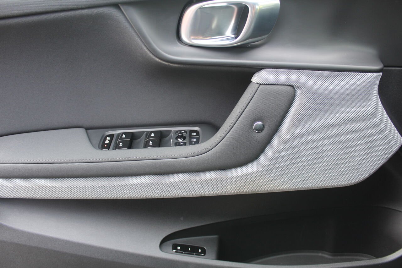 2022 Polestar 2 VIN: LPSED3KA4NL060699 Black Sainte-Rose - photo #9
