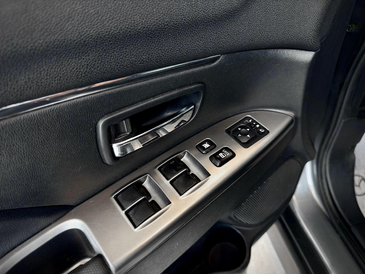 2021 Mitsubishi RVR Grey Notre-Dame-des-Prairies - photo #31