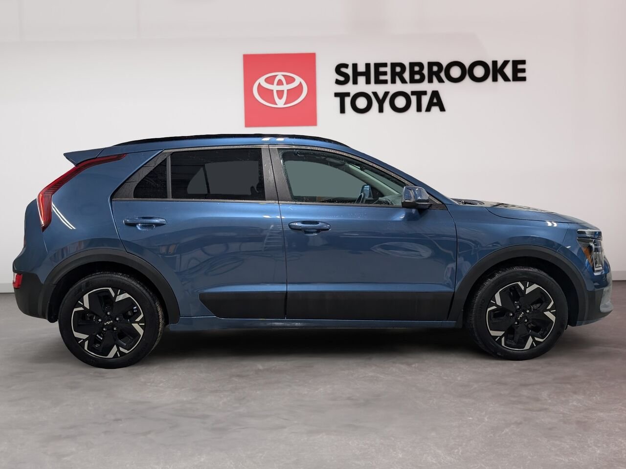 2024 Kia Niro électrique KNDCR3L16R5100743 Blue Sherbrooke - photo #2