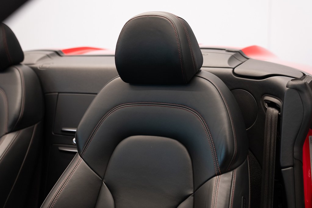 2015 Audi R8 V8 Spyder \ LOW KM Red Kirkland - photo #13
