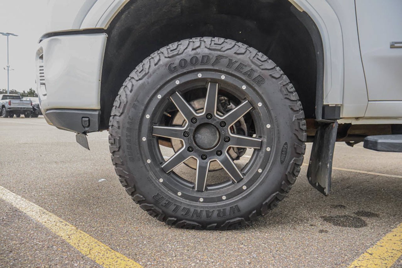 2023 GMC Sierra 2500HD 4WD Crew Cab 159 Denali White Sherwood Park - photo #12
