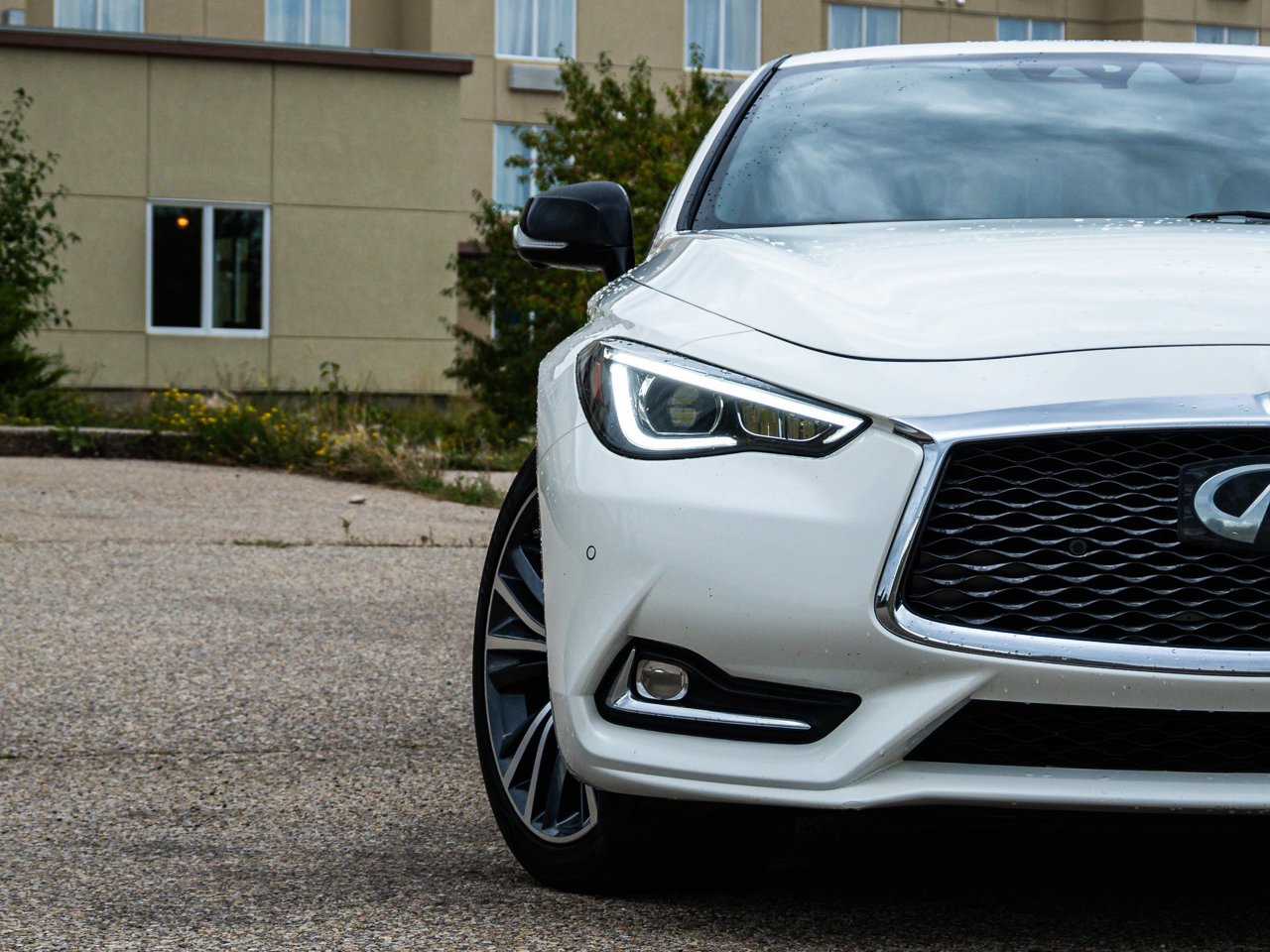 2017 INFINITI Q60 2dr Cpe 3.0t White Sherwood Park - photo #5