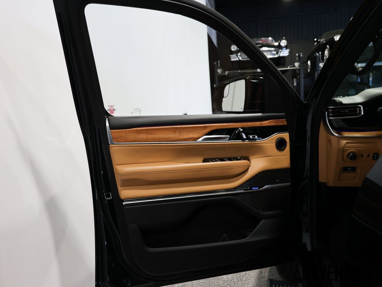 2024 Jeep Grand Wagoneer Blue Saint-Eustache - photo #11