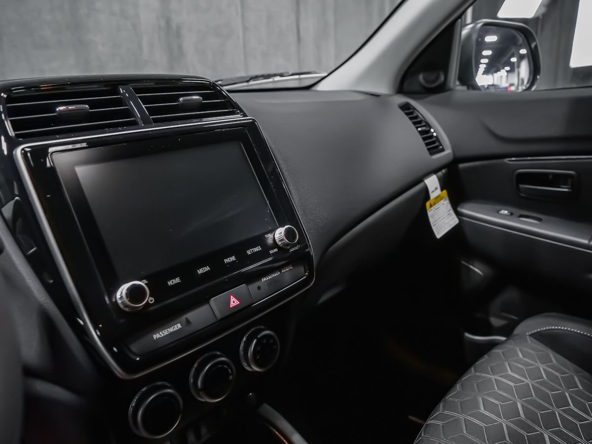 2026 Mitsubishi RVR ES Titanium Grey Montreal - photo #10