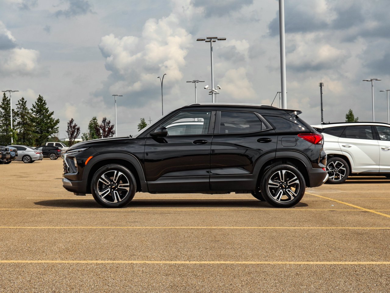 2024 Chevrolet Trailblazer FWD 4dr LT Black Sherwood Park - photo #4
