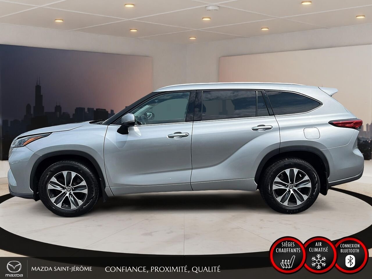 Toyota Highlander XLE | TOIT OUVRANT | CUIR | AWD | 2022 Argent Saint-Jérôme - photo #10