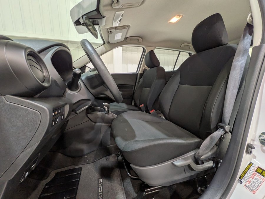 2024 Nissan Kicks White