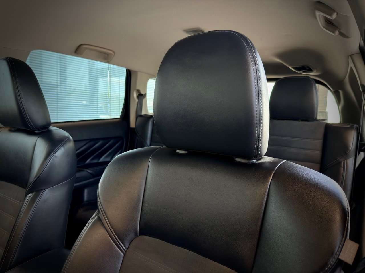 2020 Mitsubishi Outlander Plug-In Hybrid White Notre-Dame-des-Prairies - photo #19