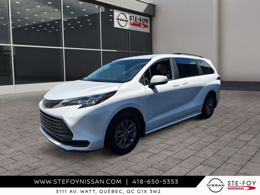 2026 Toyota Sienna LE 8 PASSAGERS 2026 White