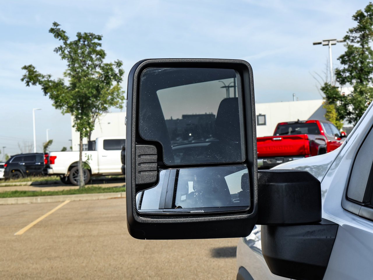 2025 Chevrolet Silverado 3500HD 4WD Crew Cab 159 LT White Sherwood Park - photo #12