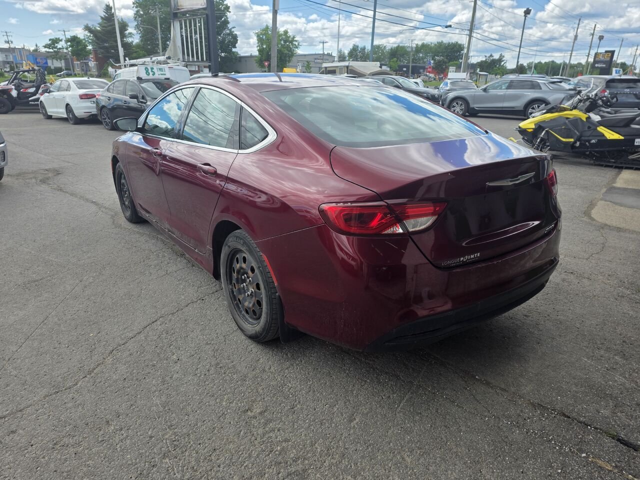 2015 Chrysler 200 Red  - photo #2