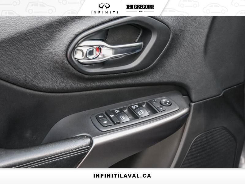 2019 Jeep Cherokee Laval - photo #12
