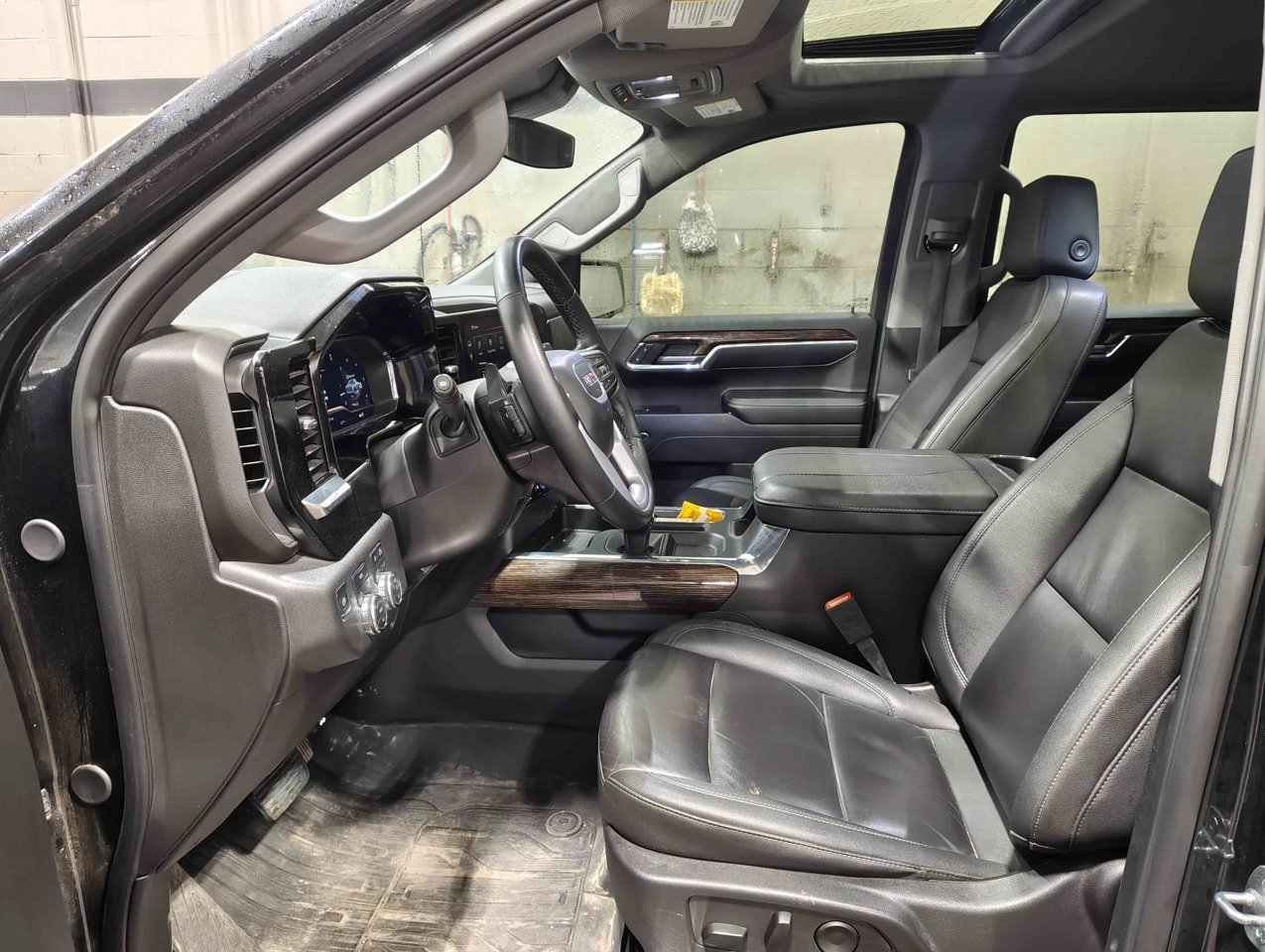 2024 GMC Sierra 1500 4WD Crew Cab 147 Elevation Black Sherwood Park - photo #2