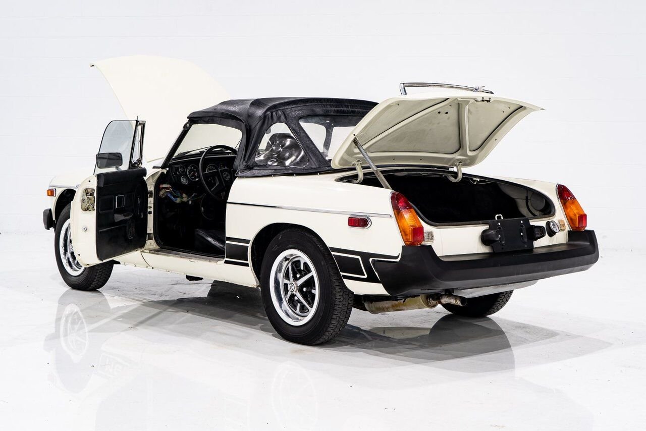 1979 MG B Beautifully presented from former complete restoration White Montreal - photo #62