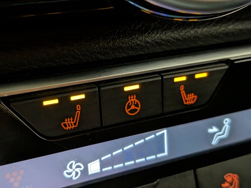 2024 Nissan Sentra SR Manual Blue Val-David - photo #2