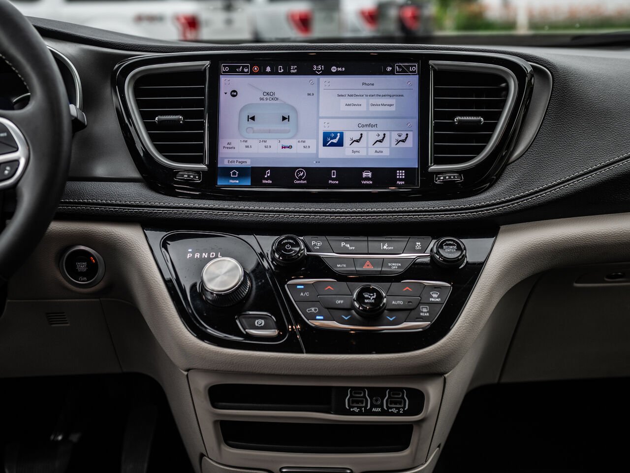 2023 Chrysler Pacifica Hybrid Blue Sainte-Julienne - photo #30