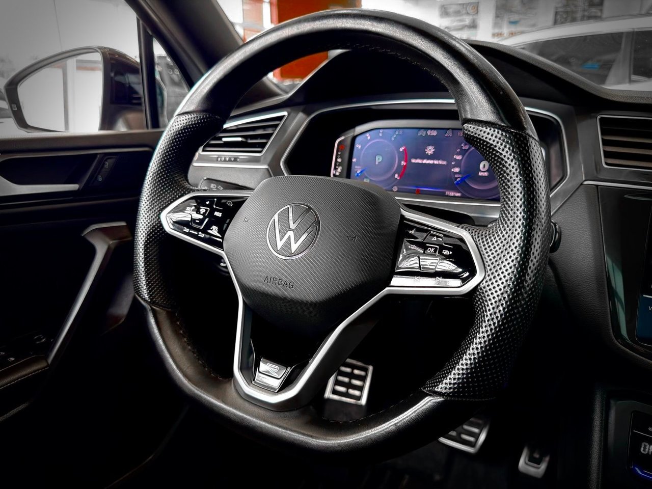 2024 Volkswagen Tiguan Silver Notre-Dame-des-Prairies - photo #24