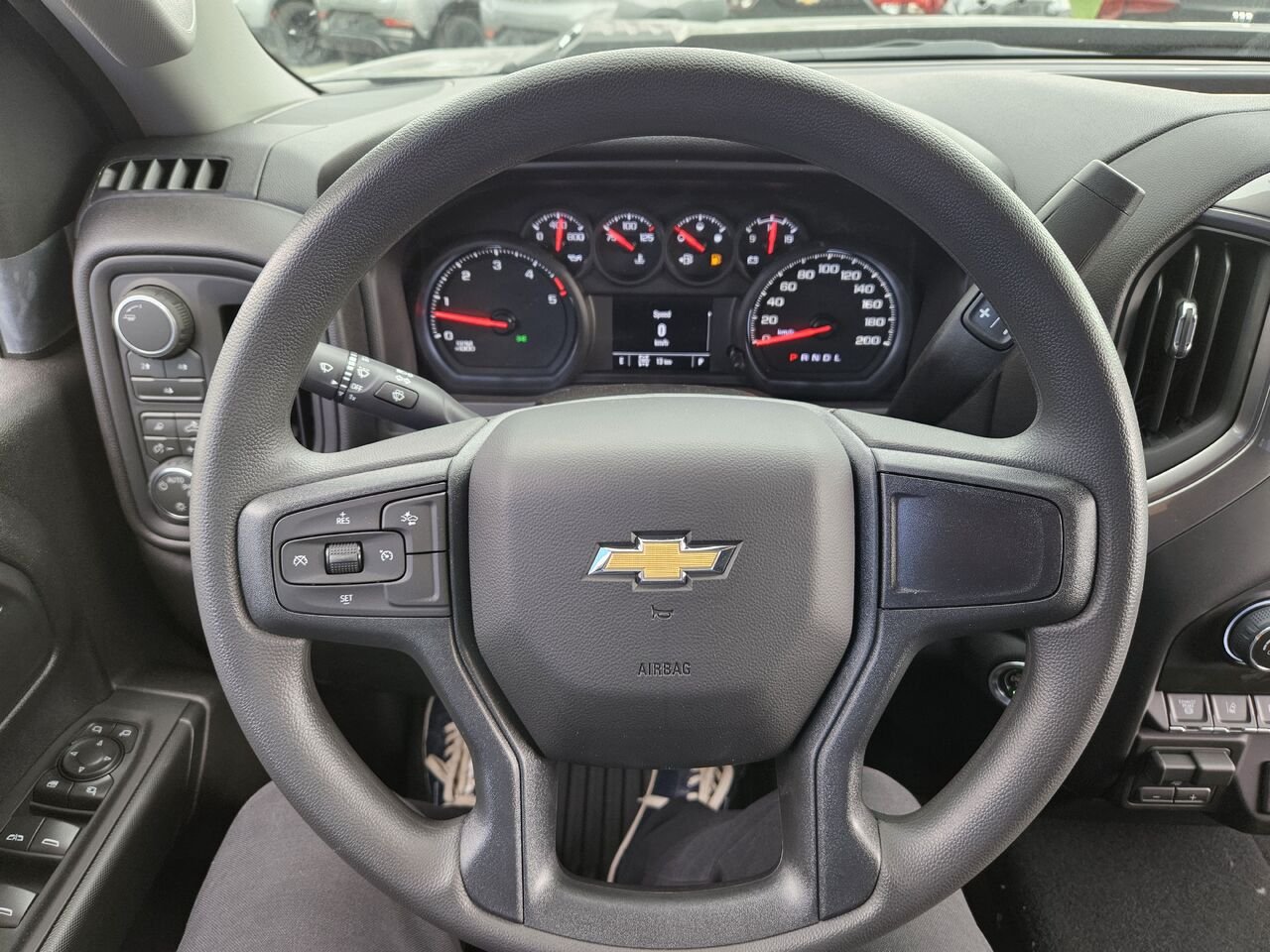 Chevrolet Silverado 2500HD Custom cabine multiplace 4RM 159 po 2026 NOIR Thetford Mines - photo #8
