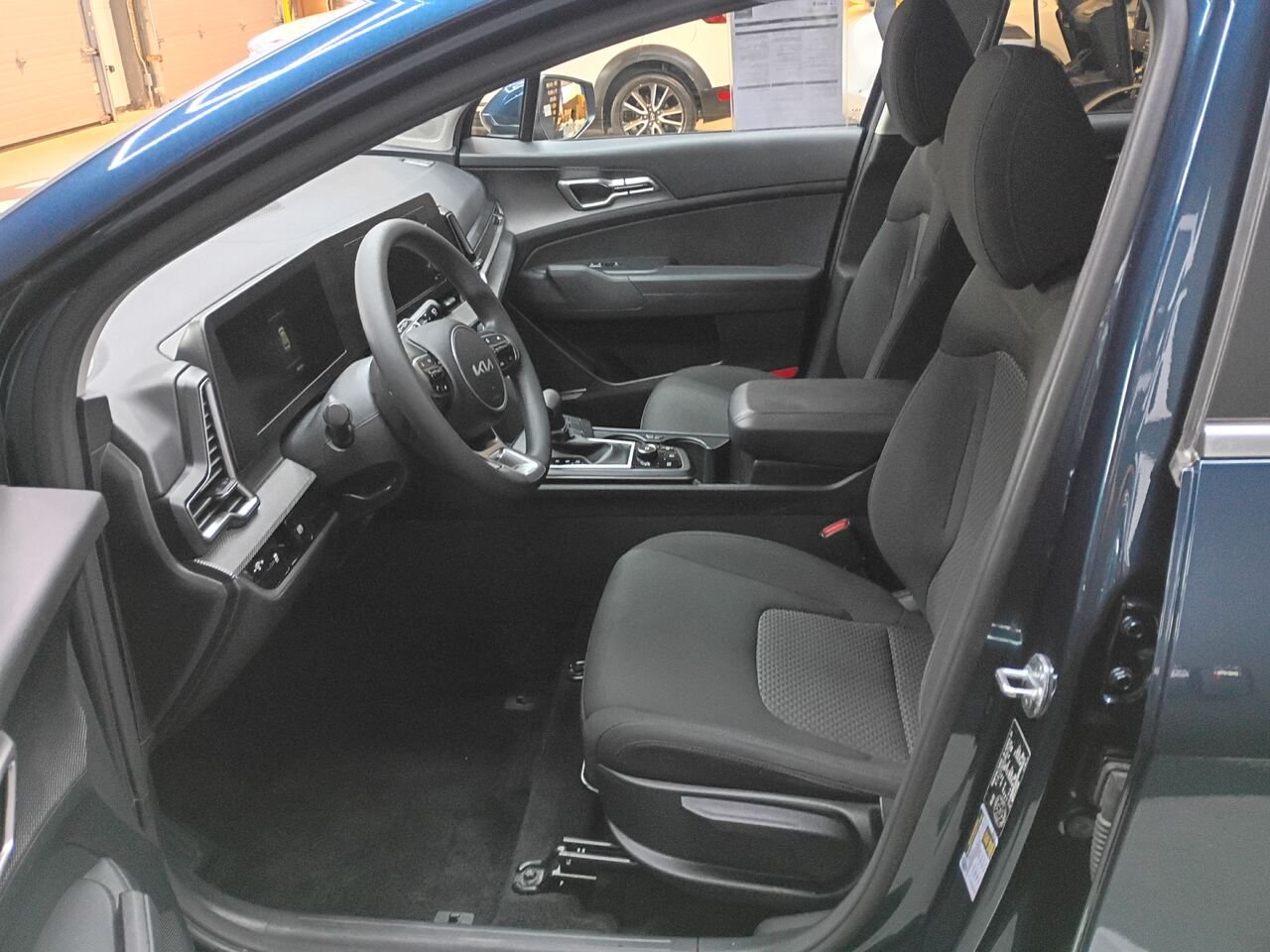 2023 Kia Sportage Blue Blainville - photo #15