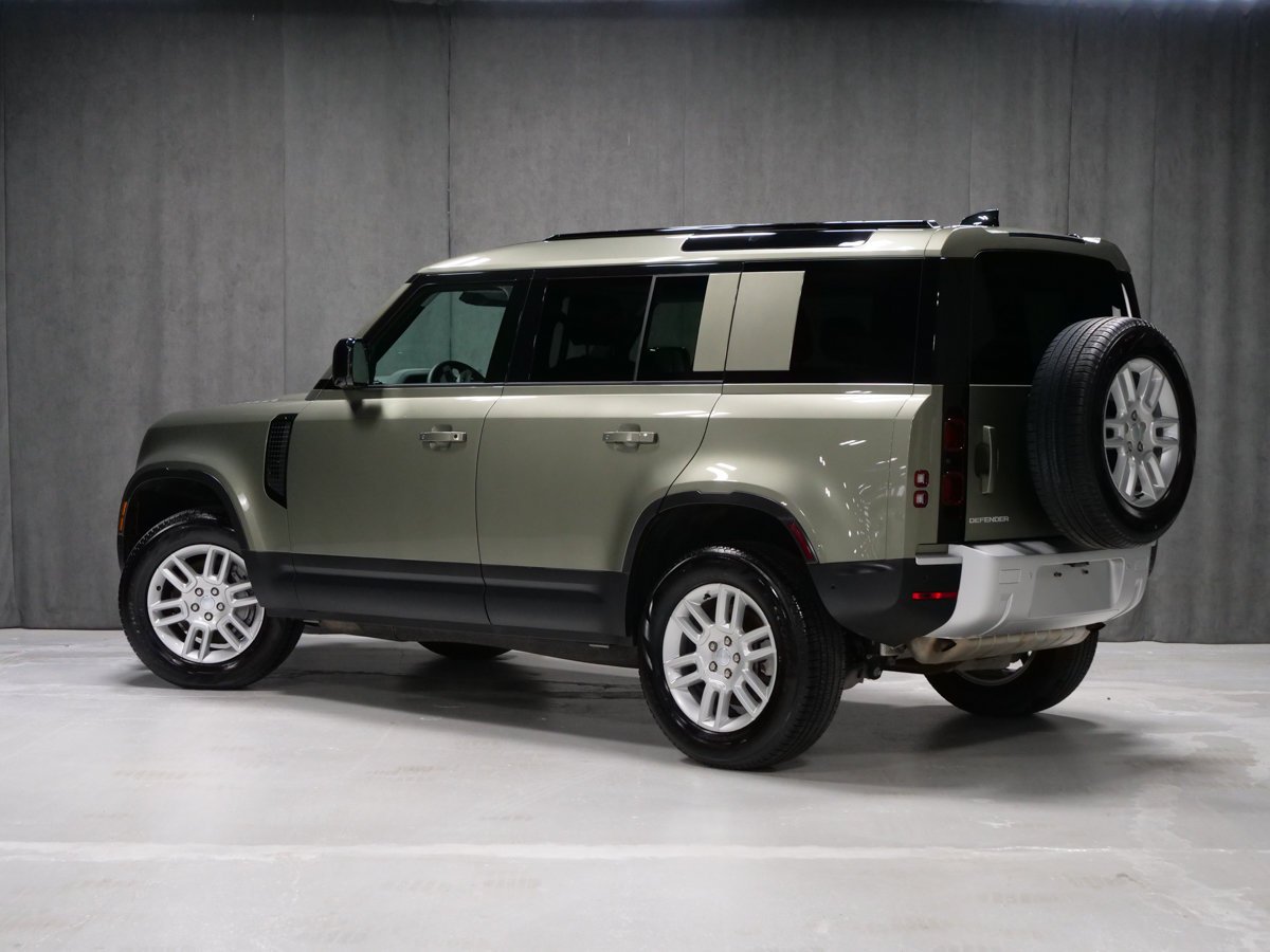 2025 Land Rover Defender S Green Montreal - photo #3