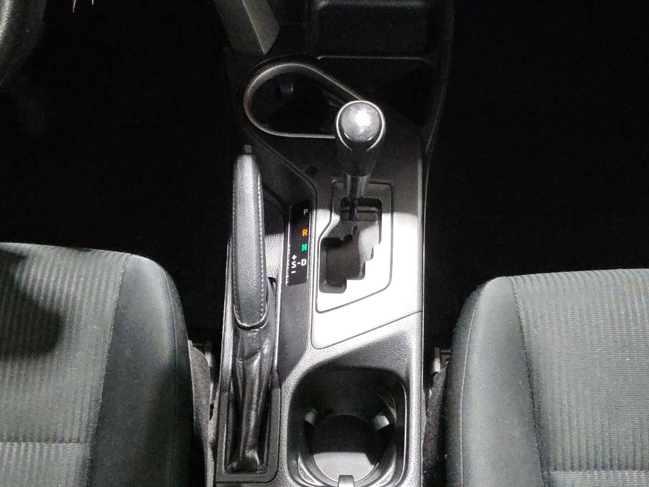 2017 Toyota RAV4 Traction intégrale 4 portes LE, caméra de recul, sièges chauffant, commande audio au volant Grey Val-David - photo #11