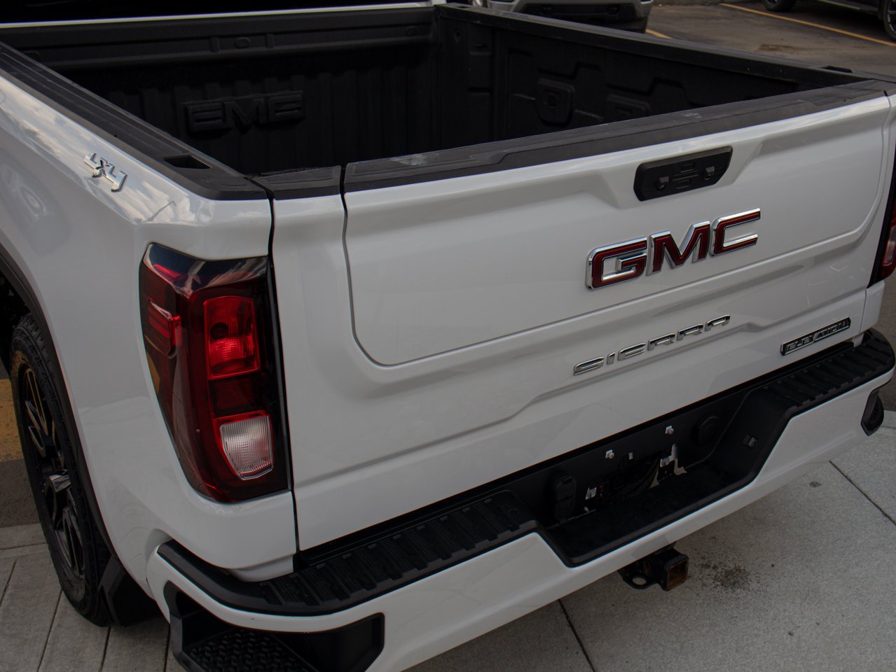 2024 GMC Sierra 1500 4WD Crew Cab 157 Elevation White Sherwood Park - photo #10