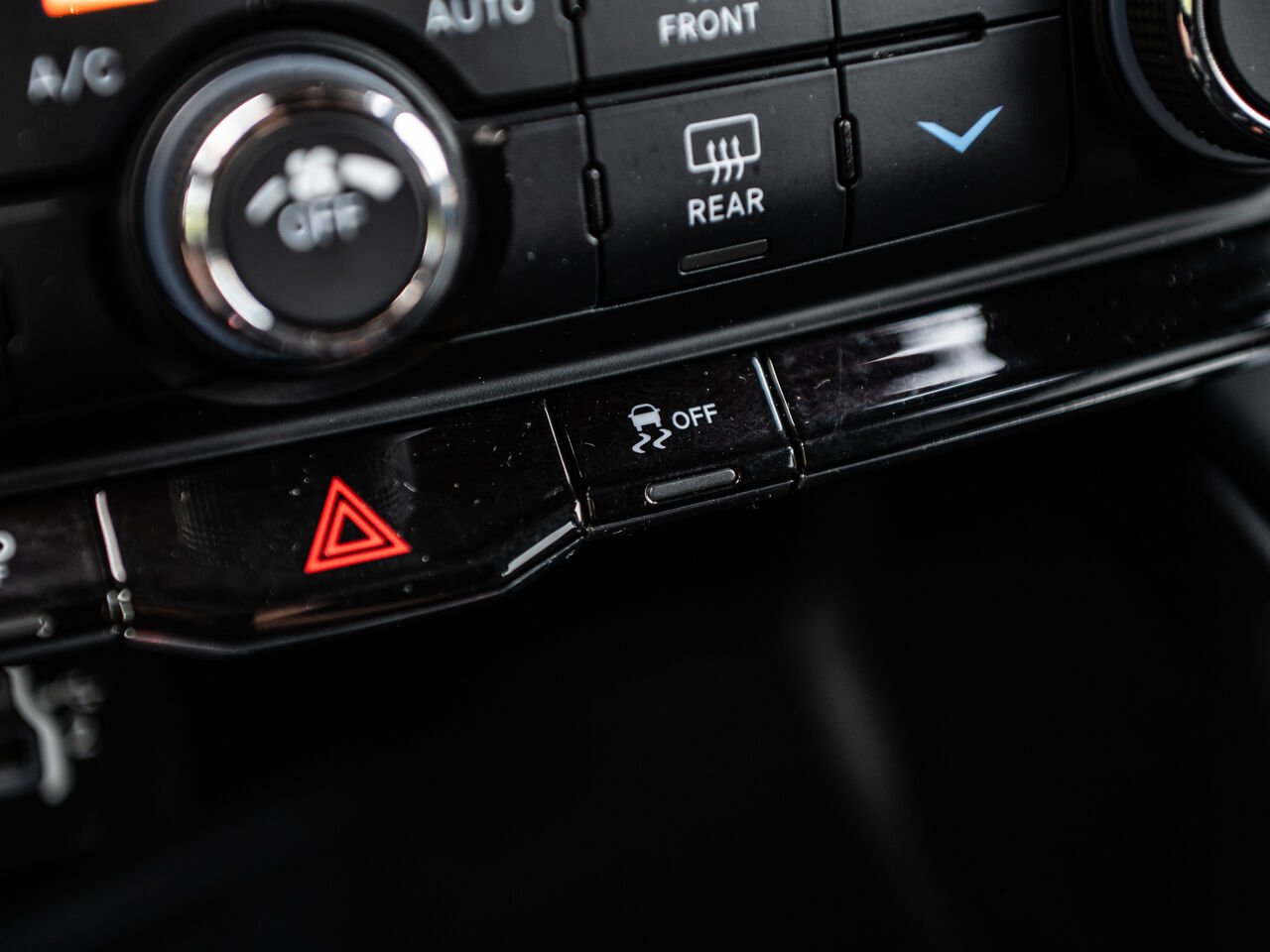 2023 Dodge Durango White Sainte-Julienne - photo #29