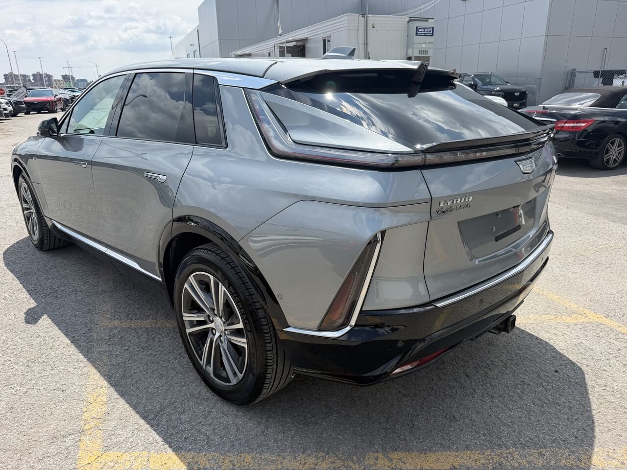 2024 Cadillac LYRIQ LUXURY AWD FINANCEMENT À PARTIR DE 0.99% Silver Laval - photo #12