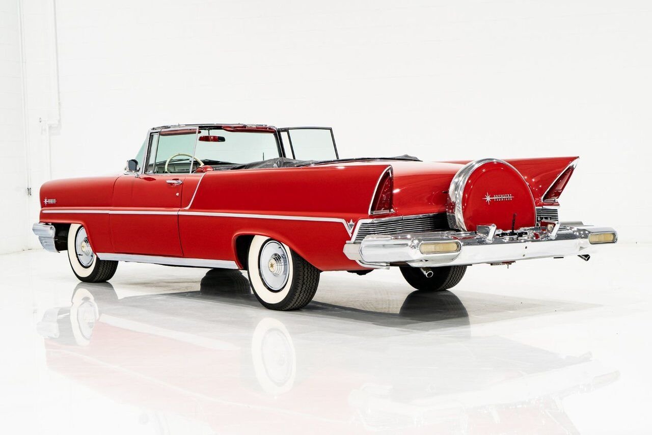 Lincoln Premiere **PRICE IN USD** 1957 Rouge Montréal - photo #44
