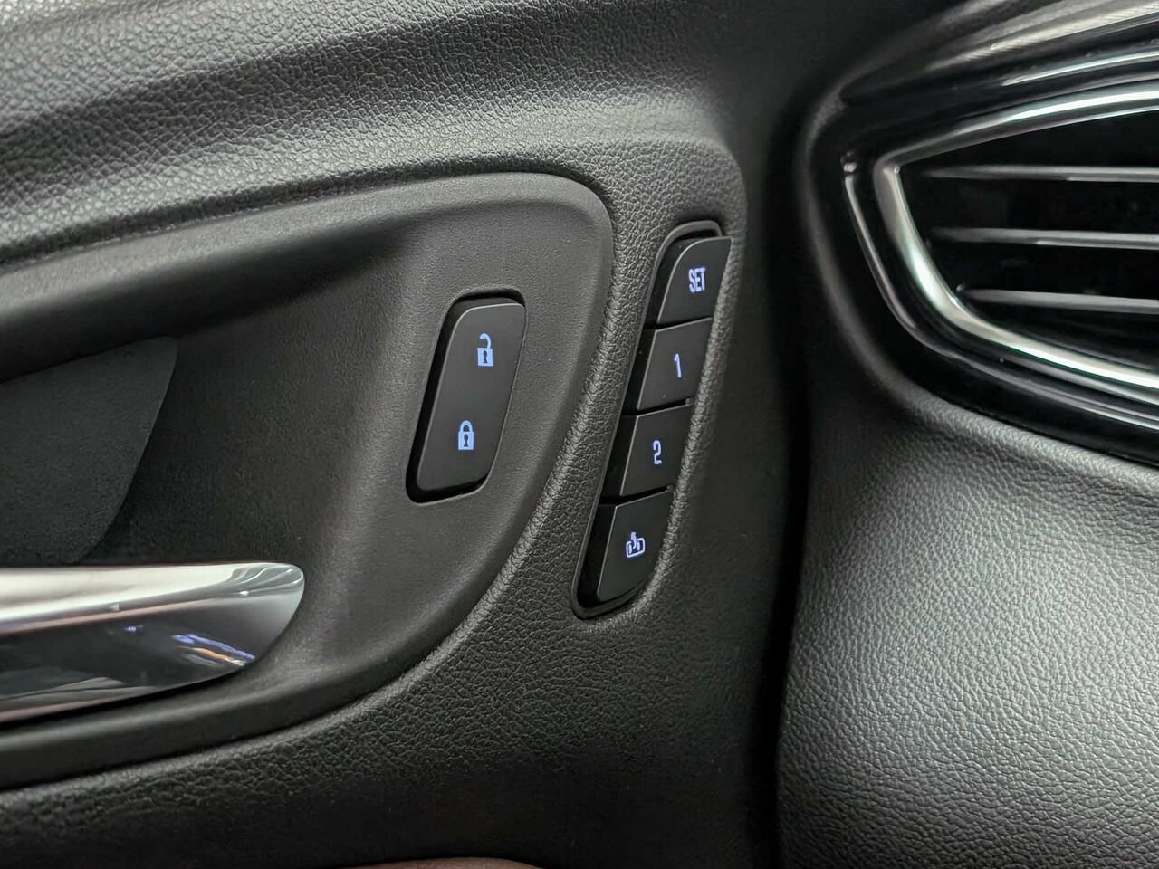 BUICK ENCORE GX ESSENCE AWD Cuir Sièges et Volant Chaufants 2022 Autre Sherbrooke - photo #20