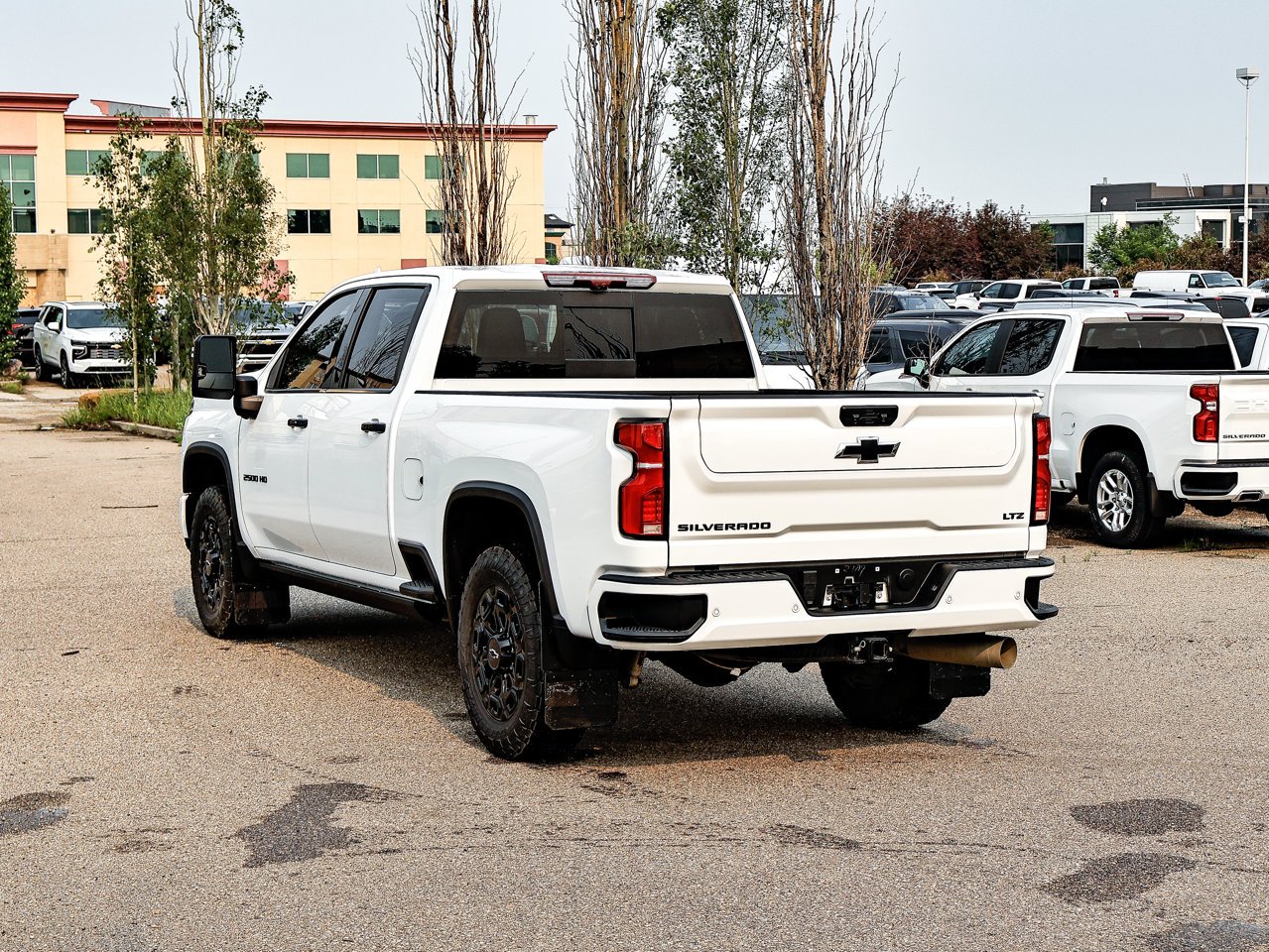 2024 Chevrolet Silverado 2500HD 4WD Crew Cab 159 LTZ White Sherwood Park - photo #10