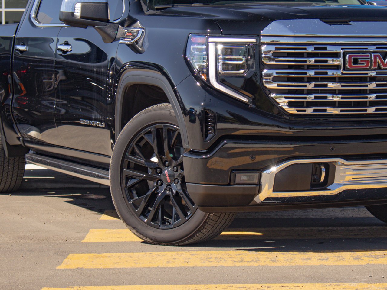 2025 GMC Sierra 1500 4WD Crew Cab 147 Denali Black Sherwood Park - photo #5