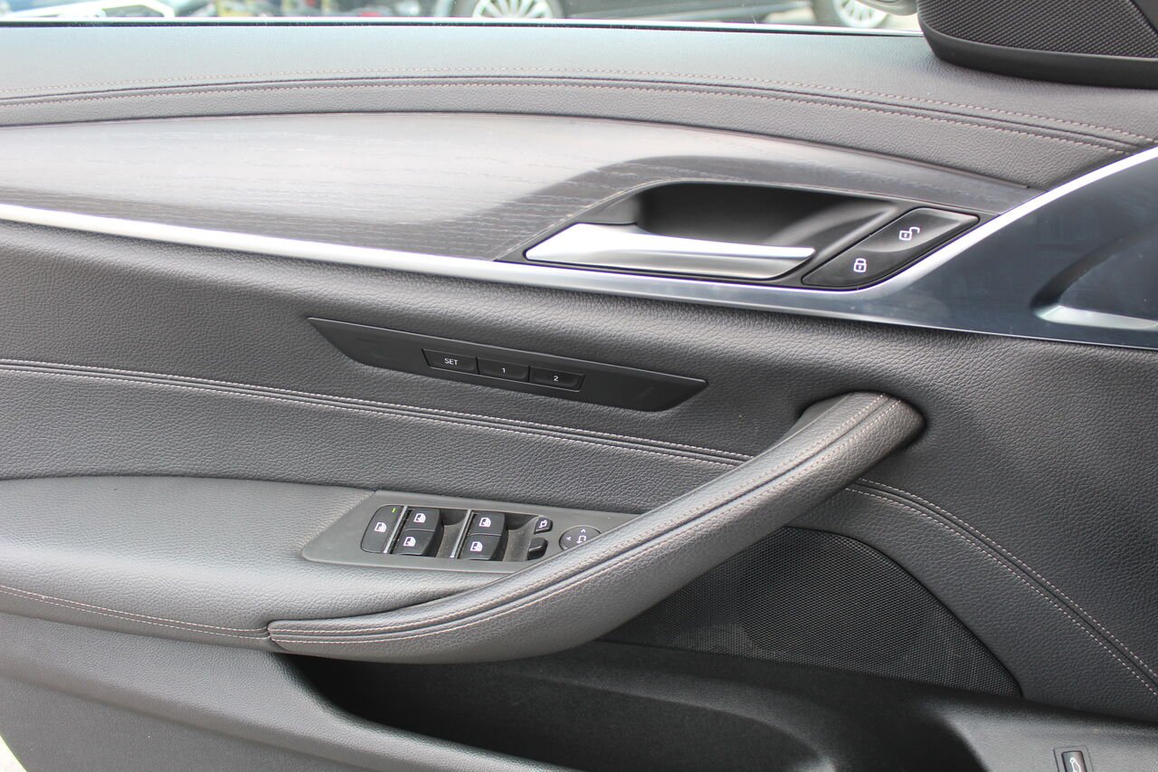 2021 BMW 5 Series VIN: WBA13BJ06MCG37906 White Sainte-Rose - photo #10