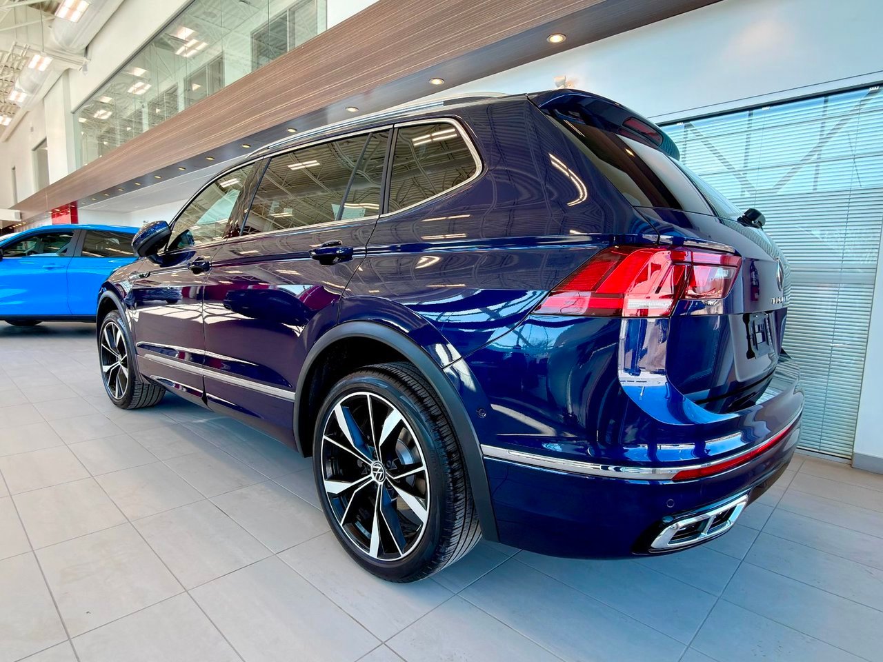 Volkswagen Tiguan 2024 Bleu Notre-Dame-des-Prairies - photo #11