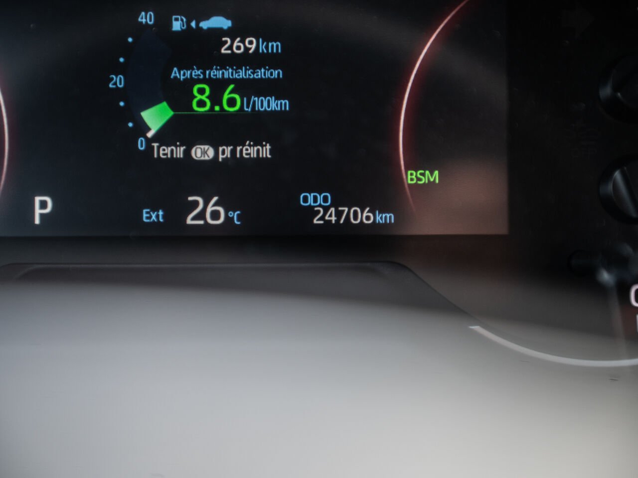 2025 Toyota RAV4 Green Sainte-Julienne - photo #17